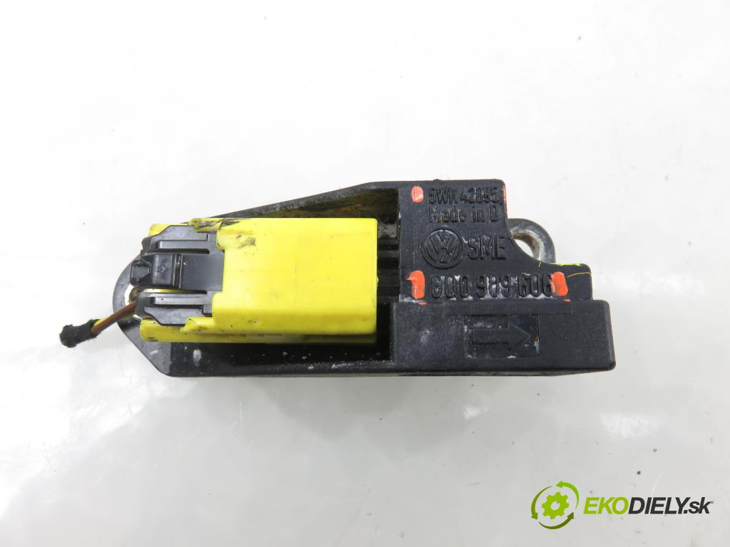 VW PASSAT B5.5 (3B3) SEDAN 2003 96,00 1.9 TDI - AWX 1896,00 Snímač nárazu 5WK42895 ; 6Q0909606 (Snímač nárazu)