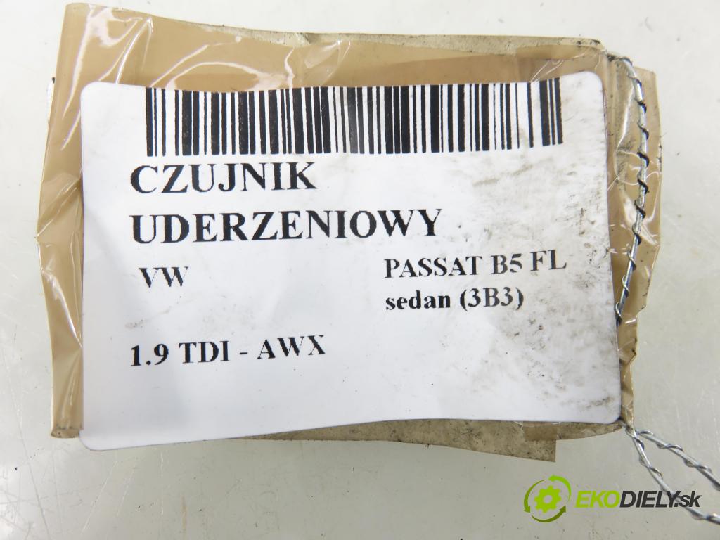 VW PASSAT B5.5 (3B3) SEDAN 2003 96,00 1.9 TDI - AWX 1896,00 Snímač nárazu 5WK42895 ; 6Q0909606 (Snímač nárazu)