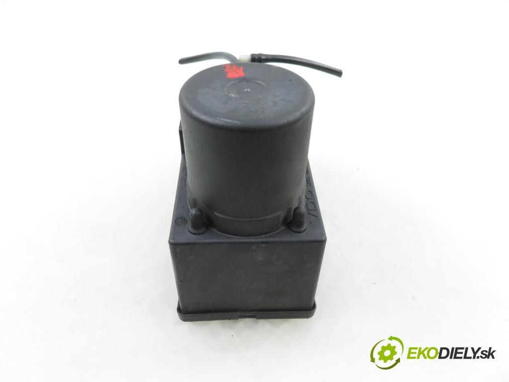 AUDI A4 Avant (8D5, B5) KOMBI 1996 92,00 1.8 - ADR 1781,00 pumpa zámku centrálneho 8L0862257E