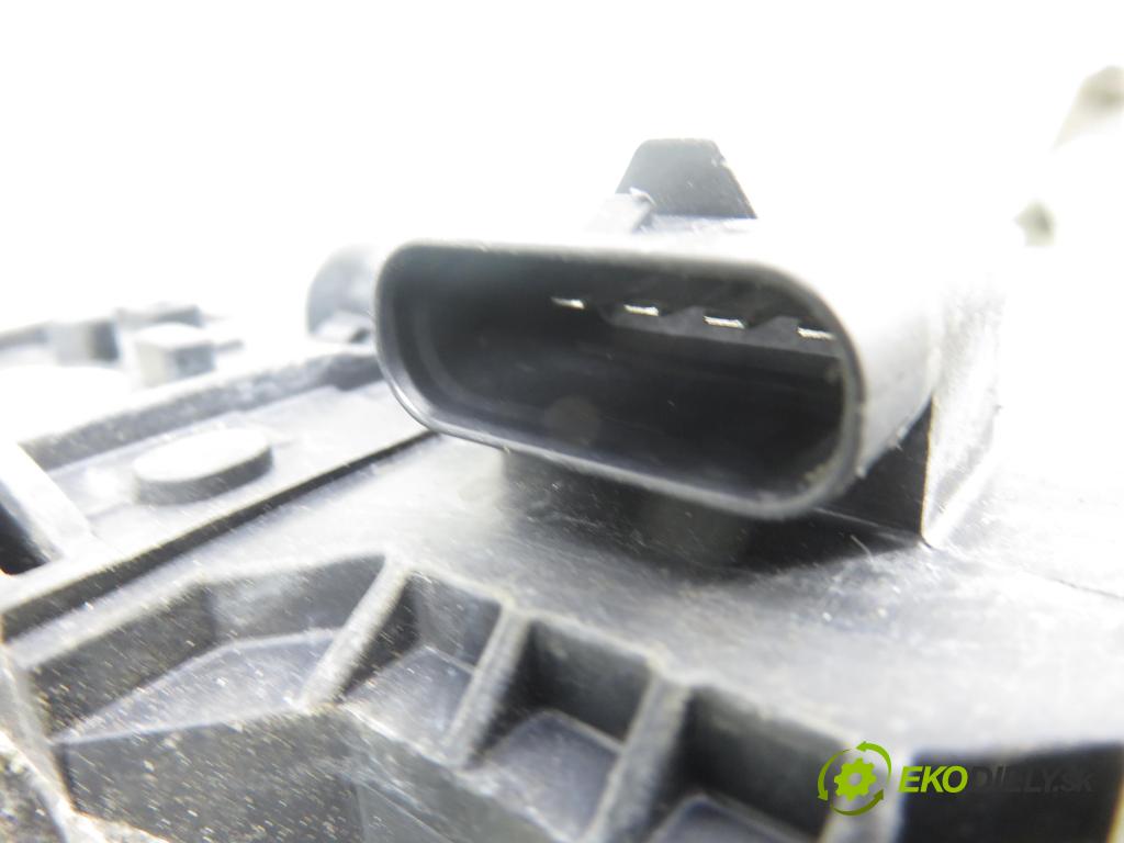 BMW 5 Touring (F11) KOMBI 2012 135,00 520 d 184 - N47 D20 C 1995,00 Motorček stieračov 7308771 ; 7306266 ; 3397021520