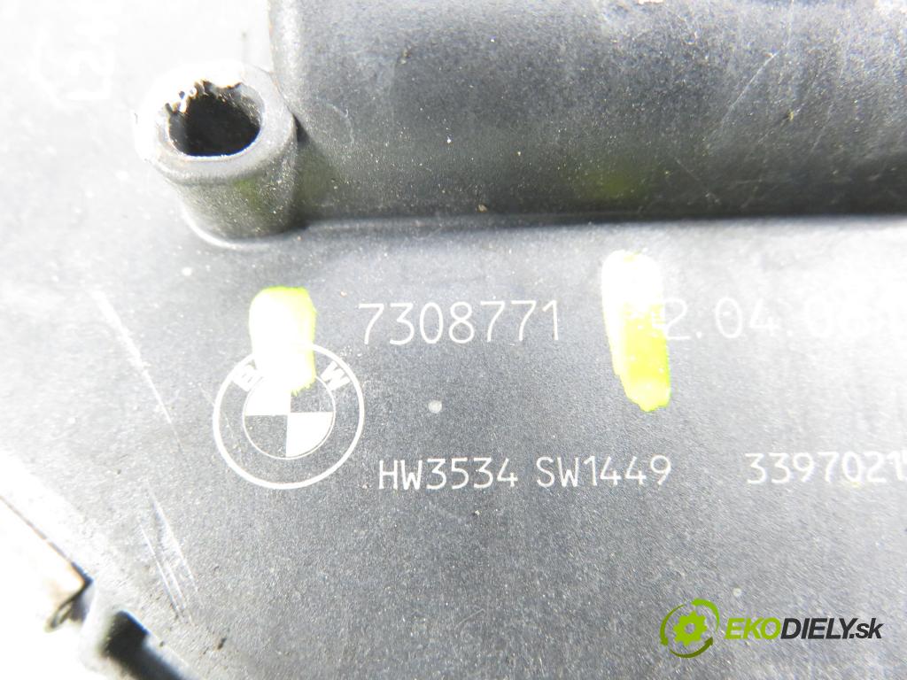 BMW 5 Touring (F11) KOMBI 2012 135,00 520 d 184 - N47 D20 C 1995,00 Motorček stieračov 7308771 ; 7306266 ; 3397021520
