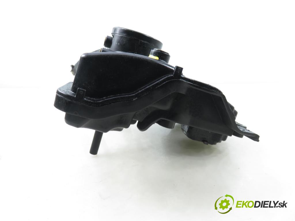 RENAULT TRAFIC II Skrzynia (FL) FURGON 2007 84,00 2.0 dCi 115 - M9R 780 1995,00 výparník 8200608360