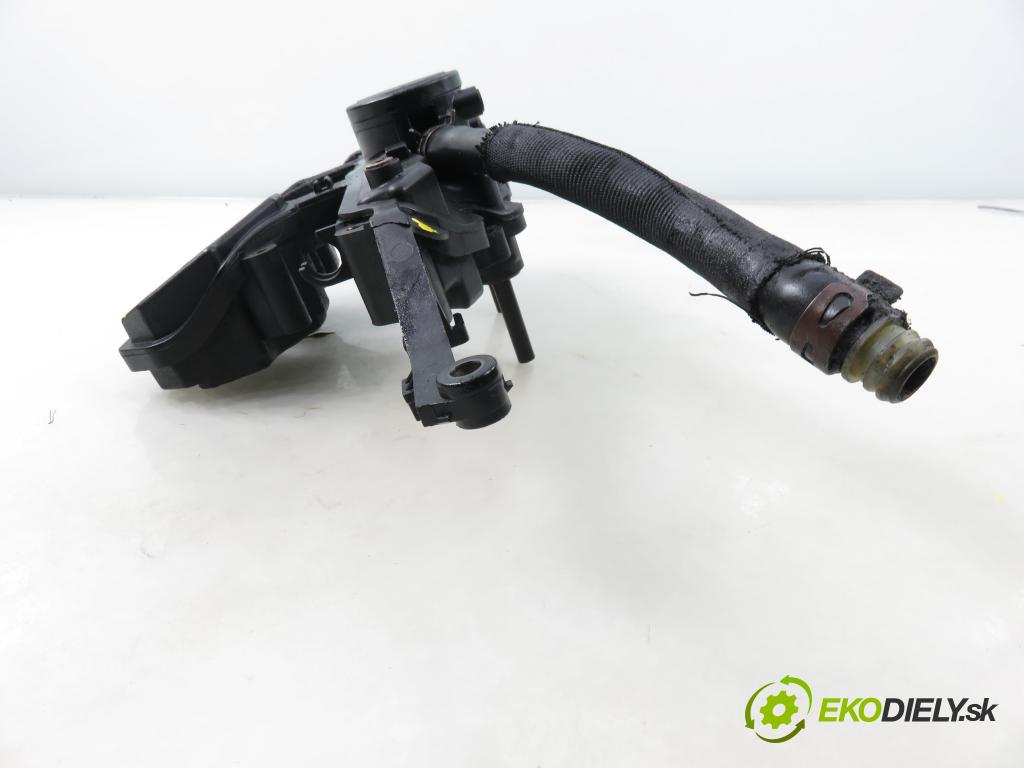 RENAULT TRAFIC II Skrzynia (FL) FURGON 2007 84,00 2.0 dCi 115 - M9R 780 1995,00 výparník 8200608360