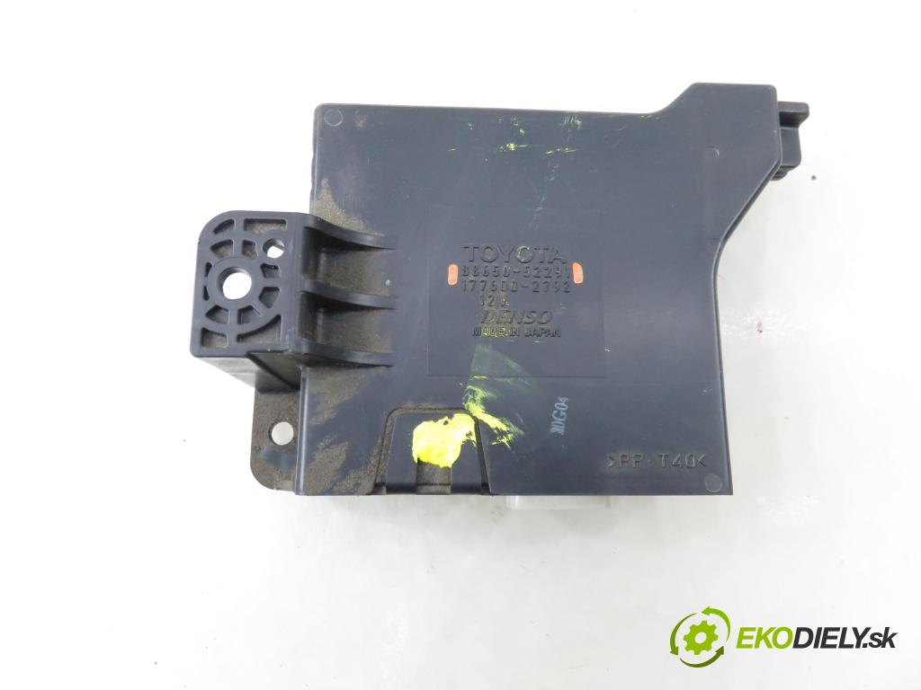 TOYOTA YARIS (_P9_) HB 2006 51,00 1.0 VVT-i (KSP90_) - 1KR-FE 998,00 MODUL komfortu 8865052291