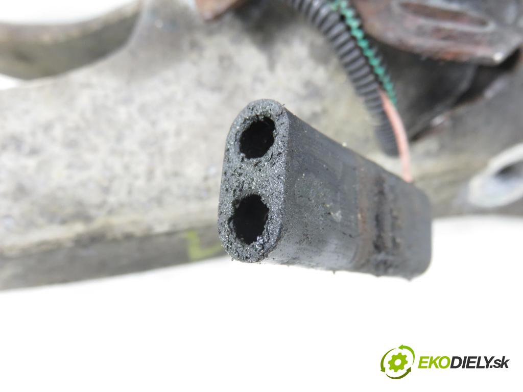 CITROEN C5 III (RD_) SEDAN 2010 80,00 1.6 HDi 110 - 9HZ (DV6TED4) 1560,00 rameno LP 9661544680G