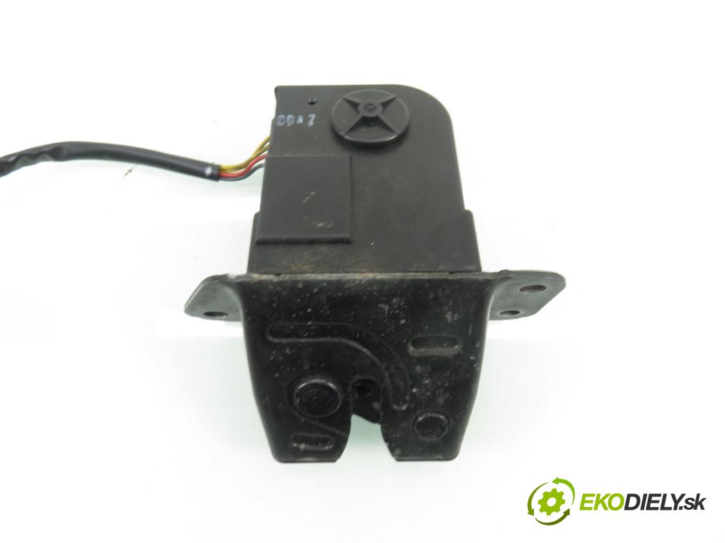 KIA RIO III (UB) HB 2012 55,00 1.1 CRDi - D3FA 1120,00 zámok dverí kufor EL.