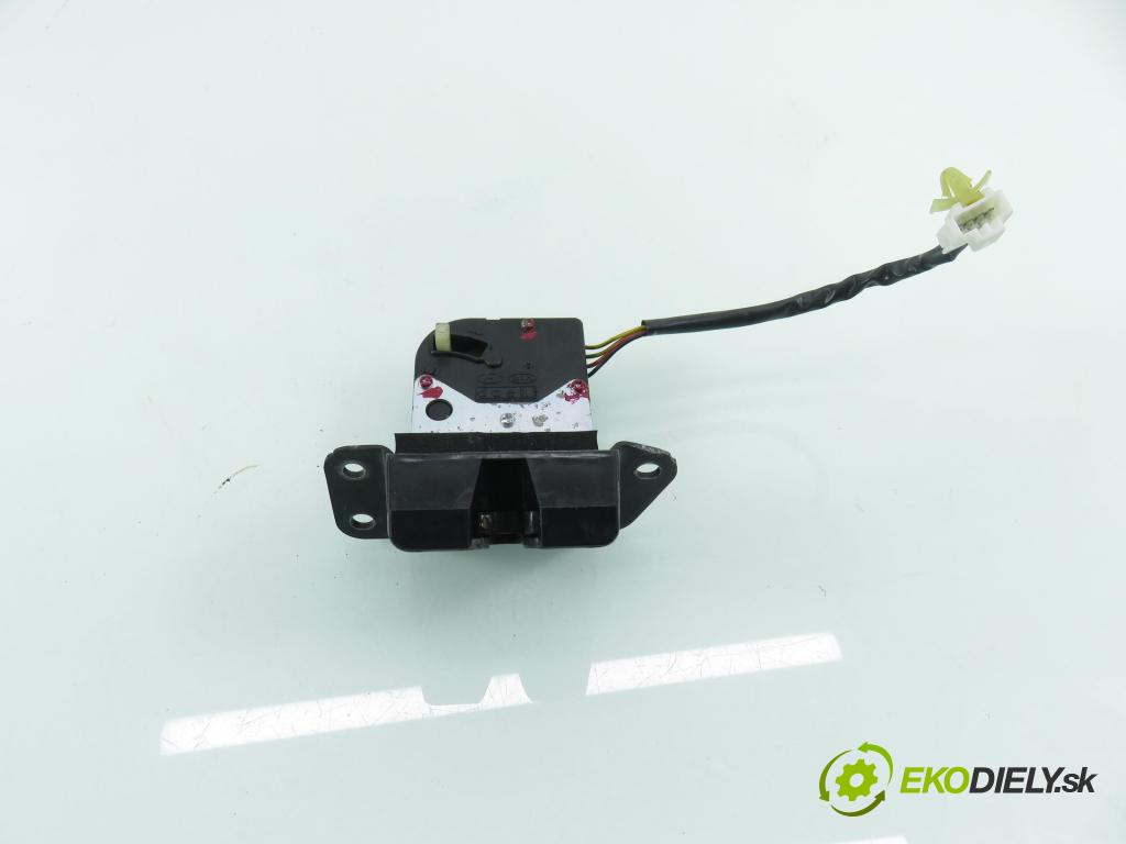 KIA RIO III (UB) HB 2012 55,00 1.1 CRDi - D3FA 1120,00 zámok dverí kufor EL.