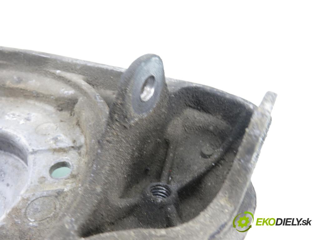 VW PASSAT B5.5 (3B3) SEDAN 2003 96,00 1.9 TDI - AWX 1896,00 uchycení tlumičích