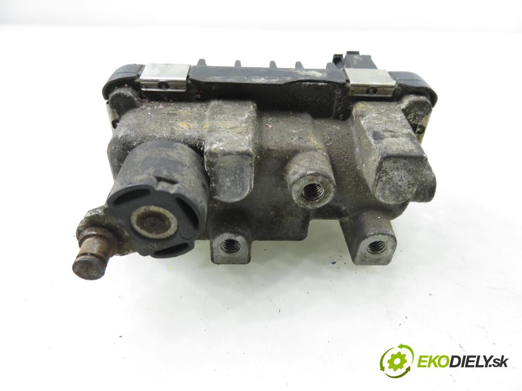 FORD FOCUS II (DA_, HCP) HB 2005 85,00 1.8 TDCi 115 - KKDA 1753,00 Nastavovač turba 6NW008412 (Motorček ostatné)