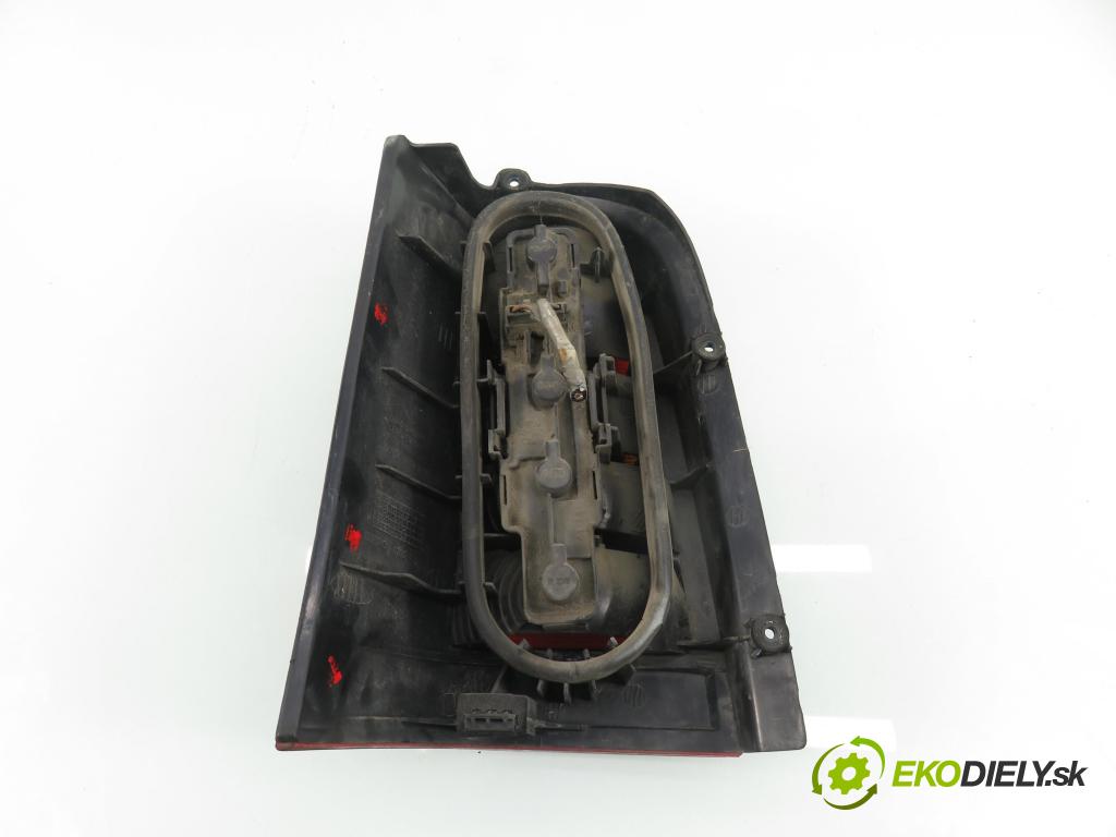 MERCEDES-BENZ VITO Autobus (638) BUS 2001 60,00 108 CDI 2.2 (638.194) - OM 611A (60 KW CDI) 2151,00 světlo pravé zadní