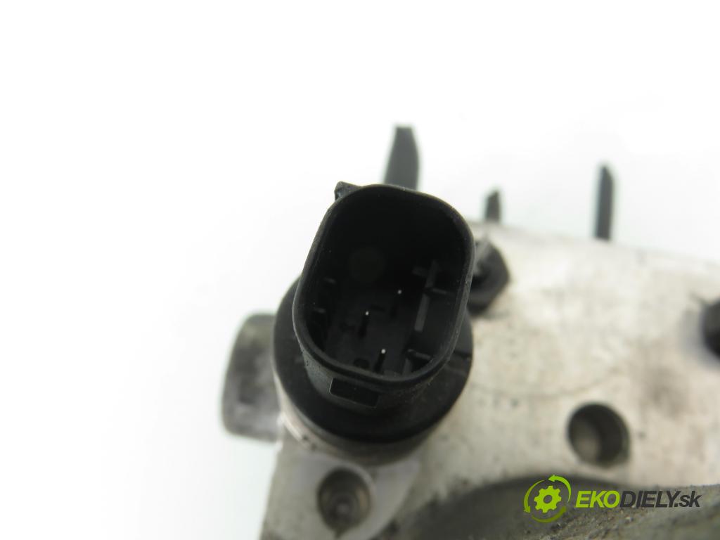 VW PASSAT B5.5 (3B3) SEDAN 2003 96,00 1.9 TDI - AWX 1896,00 Pumpa ABS 0265950055 ; 0265225124 ; 4B0614517G (Pumpa ABS)