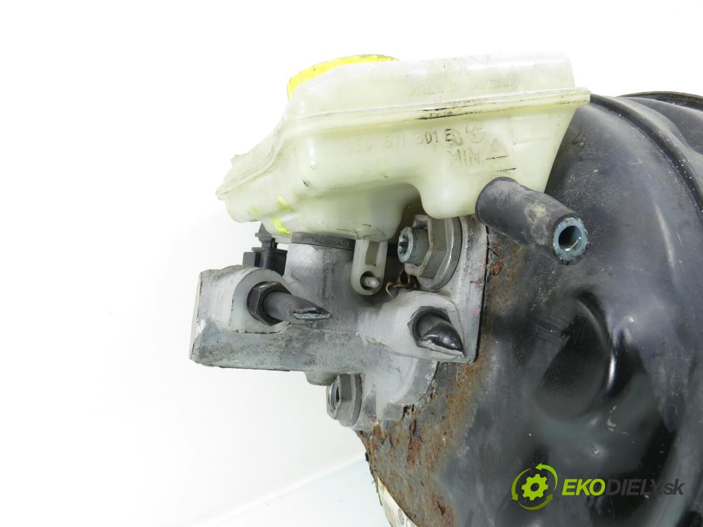 VW PASSAT B5.5 (3B3) SEDAN 2003 96,00 1.9 TDI - AWX 1896,00 posilovač 3B0614105A (Servočerpadlo)