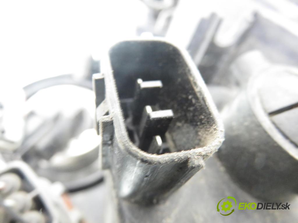 MAZDA 5 (CR19) MINIVAN 2009 105,00 2.0 MZR-CD 143 - RF7J 1998,00 světlo PP P7703R