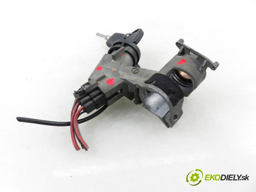 VW TRANSPORTER IV Skrzynia (70XA) FURGON 1996 50,00 1.9 TD 68 - ABL 1896,00 spínačka 701905851 (Spínací skříňka)