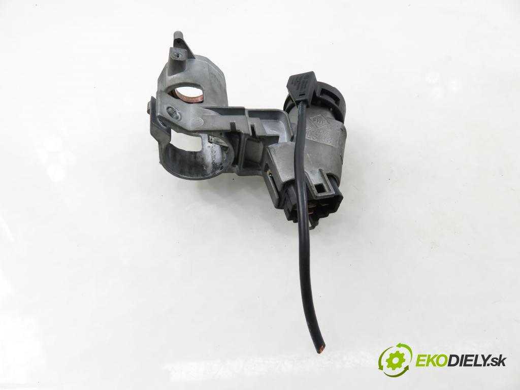 VW TRANSPORTER IV Skrzynia (70XA) FURGON 1996 50,00 1.9 TD 68 - ABL 1896,00 spínačka 701905851 (Spínací skříňka)