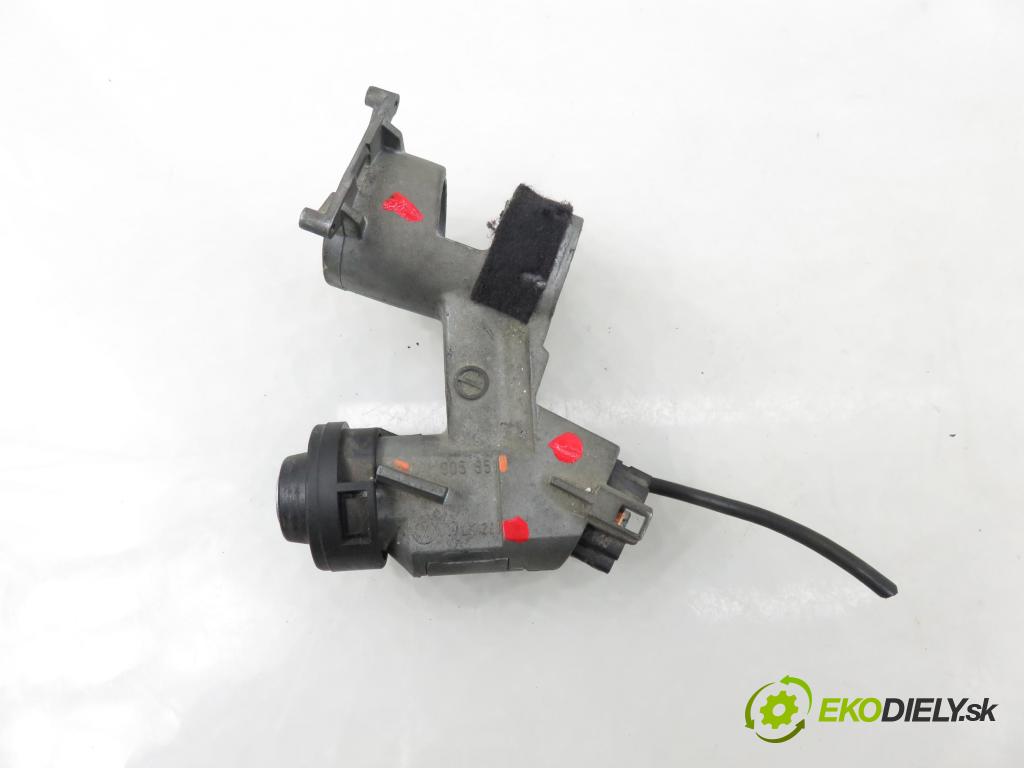 VW TRANSPORTER IV Skrzynia (70XA) FURGON 1996 50,00 1.9 TD 68 - ABL 1896,00 spínačka 701905851 (Spínací skříňka)