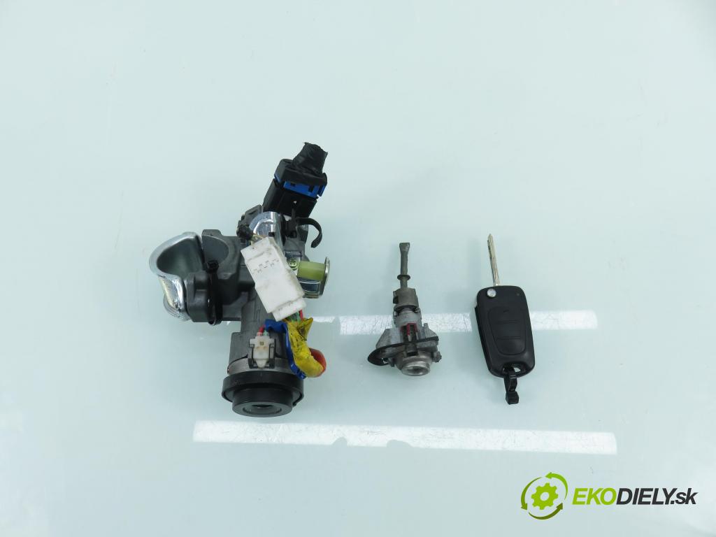 KIA RIO III (UB) HB 2012 55,00 1.1 CRDi - D3FA 1120,00 spinačka / zámky