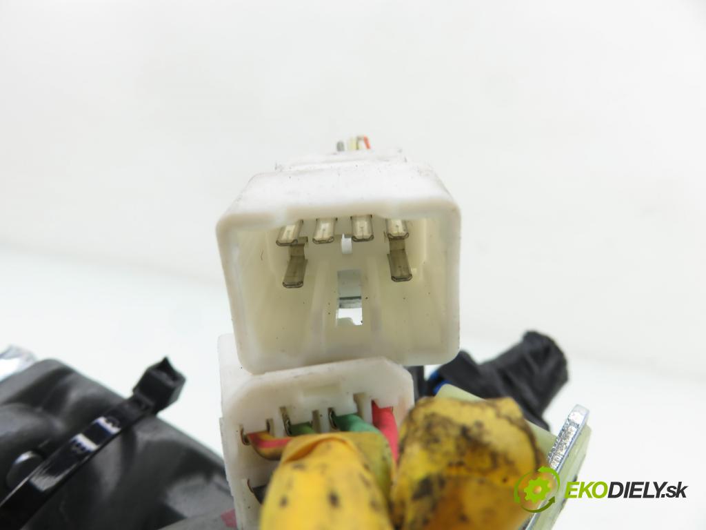 KIA RIO III (UB) HB 2012 55,00 1.1 CRDi - D3FA 1120,00 spinačka / zámky