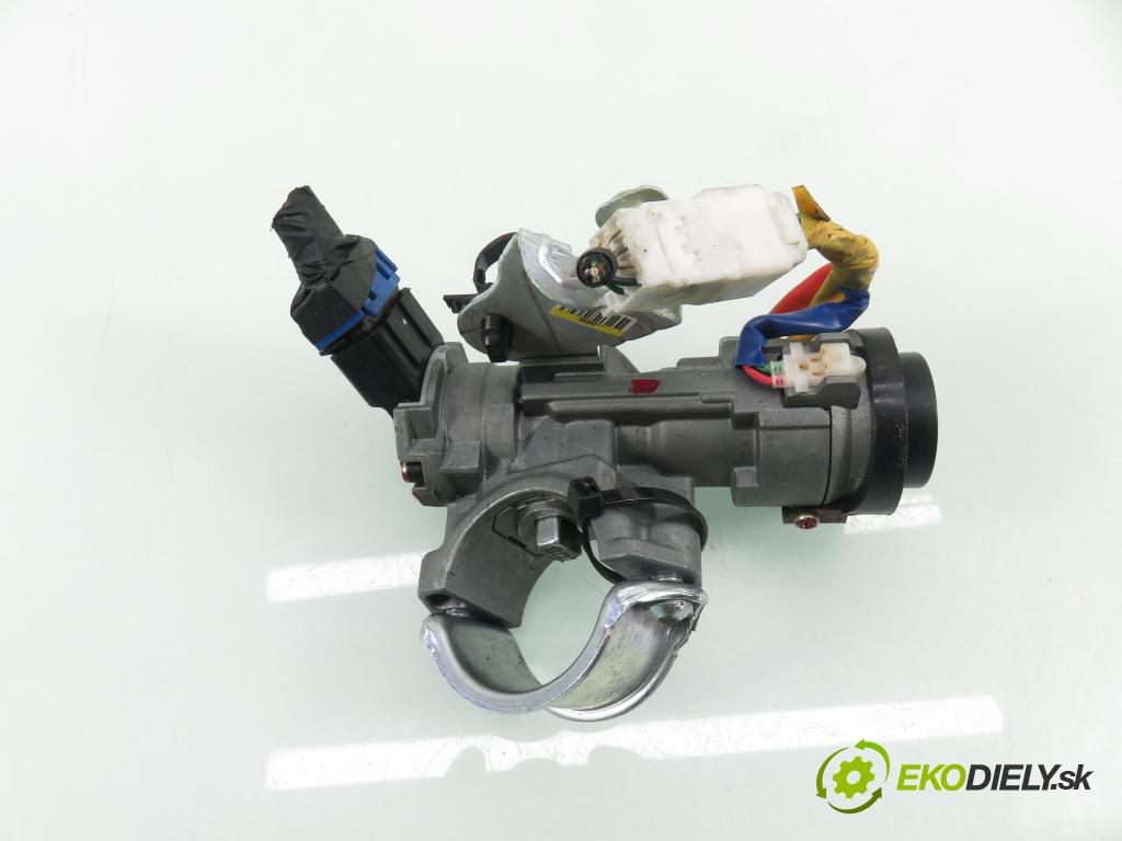 KIA RIO III (UB) HB 2012 55,00 1.1 CRDi - D3FA 1120,00 spinačka / zámky