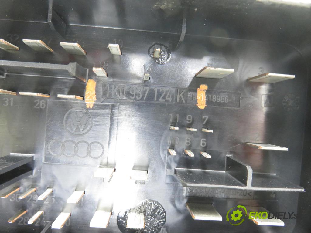 VW GOLF V (1K1) HB 2005 77,00 1.9 TDI PD 105 - BKC 1896,00 Skrinka POJISTKY: 1K0937124K