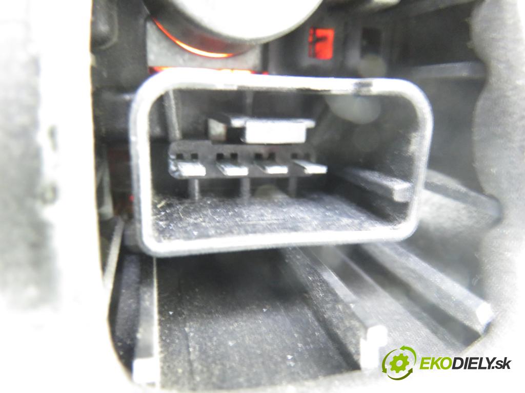 VW GOLF V (1K1) HB 2005 77,00 1.9 TDI PD 105 - BKC 1896,00 světlo levé zadní