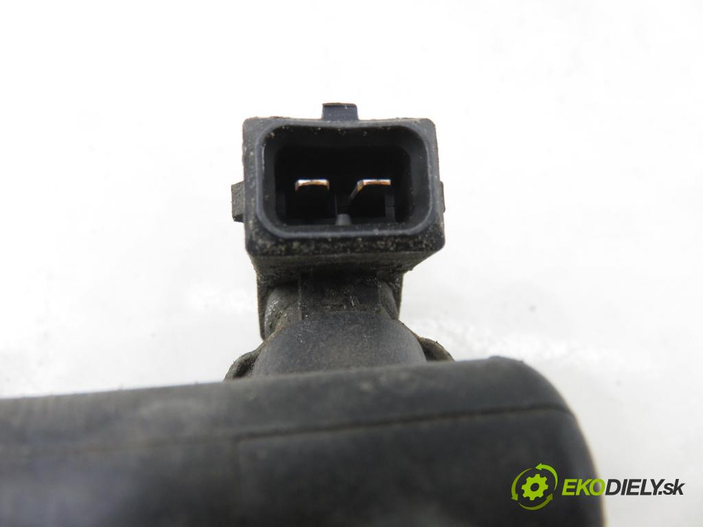 RENAULT CLIO II (BB_, CB_) HB 2003 72,00 1.4 16V (B/CB0P) - K4J 710 1390,00 lišta vstřikovací 8200139674C (Vstřikovací lišta)