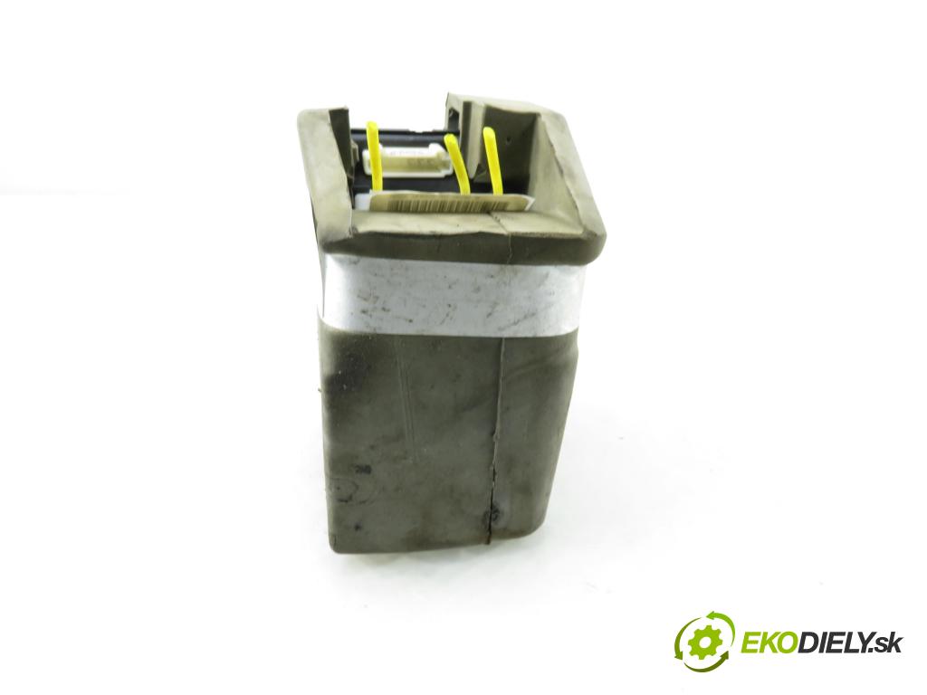 MERCEDES-BENZ KLASA A (W168) HB 2000 75,00 1.6 102 A 160 M 166.960 1598,00 motorek zámku centrálního 1688000248