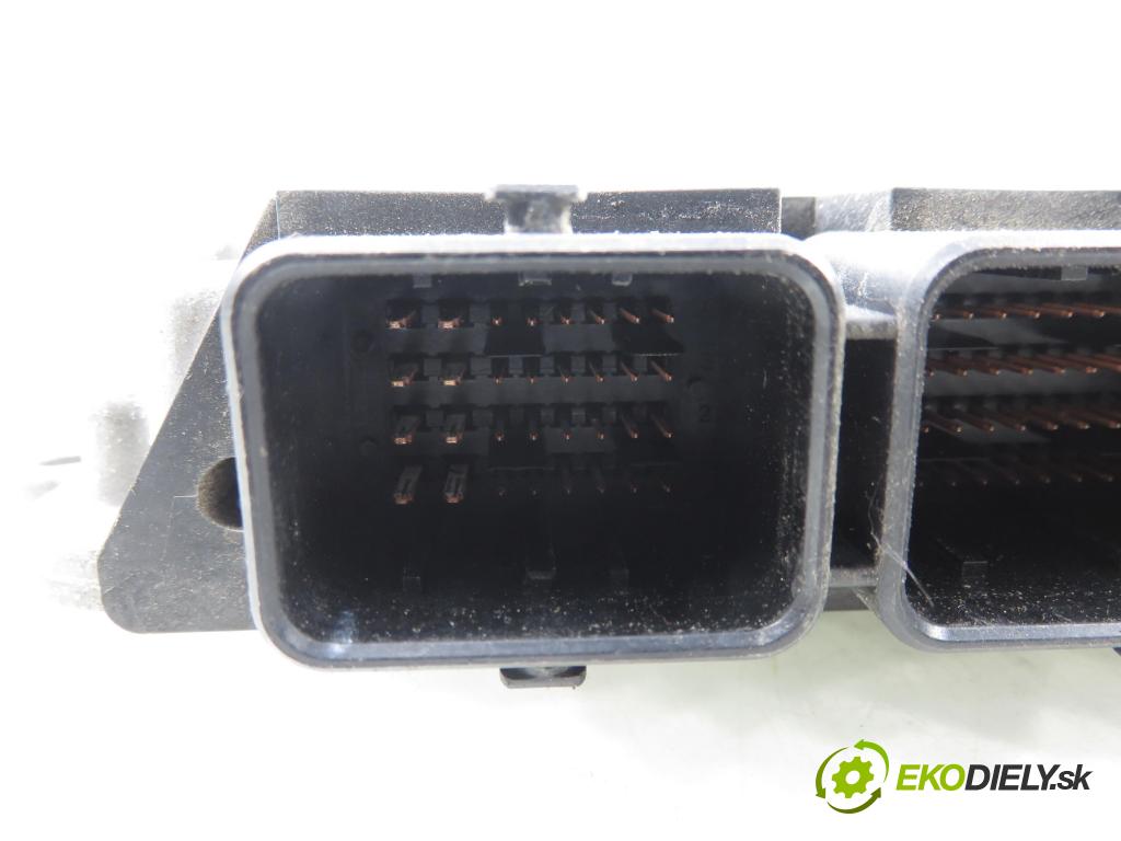 RENAULT MEGANE II Kombi (KM0/1_) KOMBI 2007 96,00 1.9 dCi 131 - F9Q 804 1870,00 řídící jednotka motora 0281014353 ; 8200601334