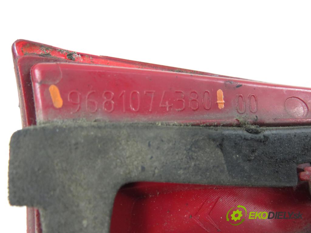 CITROEN C5 III Break (RW_) KOMBI 2008 150,00 2.7 HDi - UHZ (DT17BTED4) 2720,00 Svetlo ľavé zadné kufor 9681074380