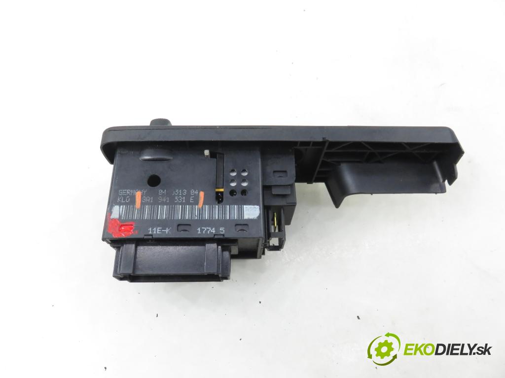 VW PASSAT B3/B4 Variant (3A5, 35I) KOMBI 1996 85,00 2.0 115 - 2E 1984,00 přepínač světla 3A1941531E