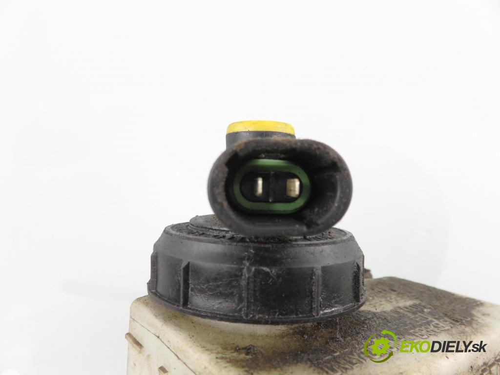 RENAULT CLIO II (BB_, CB_) HB 2003 72,00 1.4 16V (B/CB0P) - K4J 710 1390,00 Posilovač 0204024719 (Servočerpadlo)