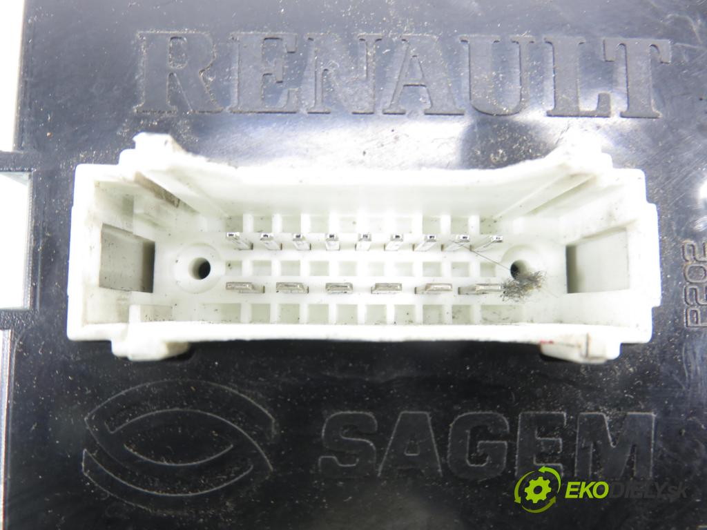 OPEL MOVANO Furgon (X70) FURGON 2005 84,00 2.5 DTI - G9U 724 2464,00 MODUL BSI P8200461379L