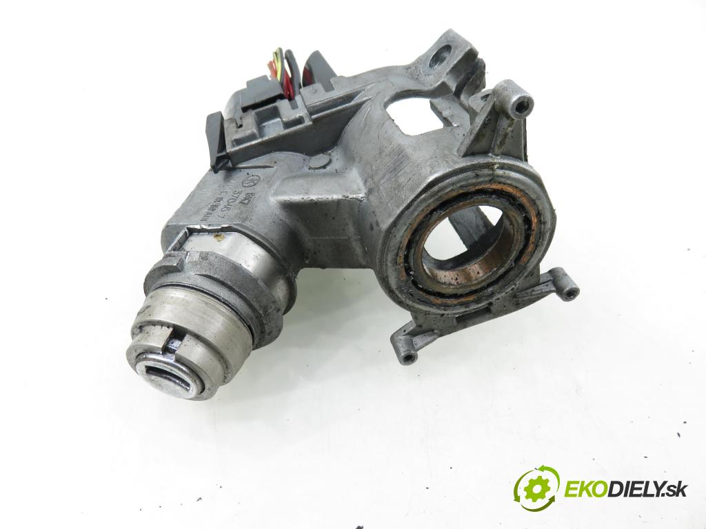 VW POLO (6N1) HB 1999 55,00 75 1.6 - AEE 1598,00 spinačka / zámky 357905851