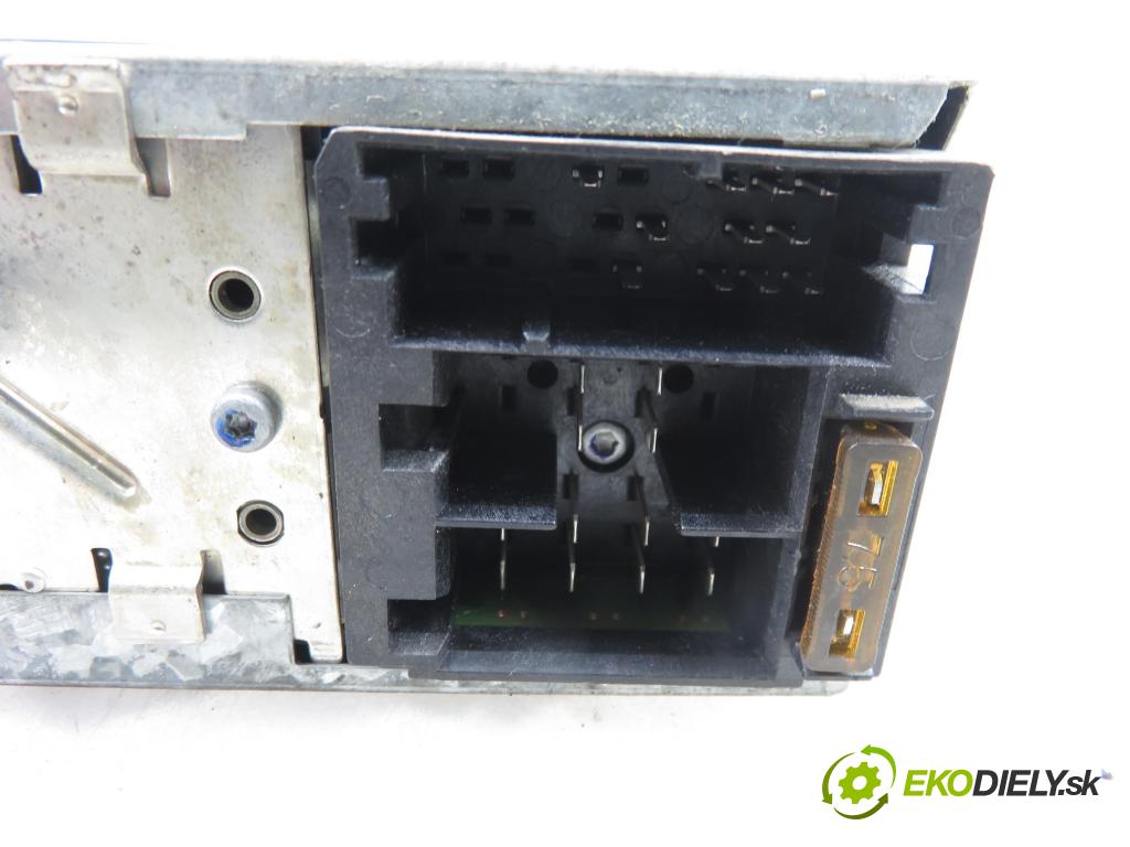 VW PASSAT B5.5 (3B3) SEDAN 2001 96,00 1.9 TDI - AWX 1896,00 RADIO 1J0035152F