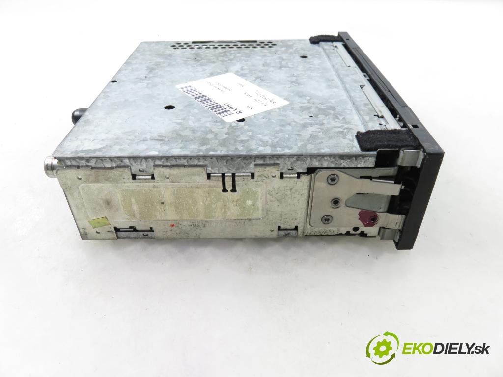 VW PASSAT B5.5 (3B3) SEDAN 2001 96,00 1.9 TDI - AWX 1896,00 RADIO 1J0035152F