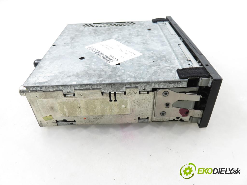 VW PASSAT B5.5 (3B3) SEDAN 2001 96,00 1.9 TDI - AWX 1896,00 RADIO 1J0035152F