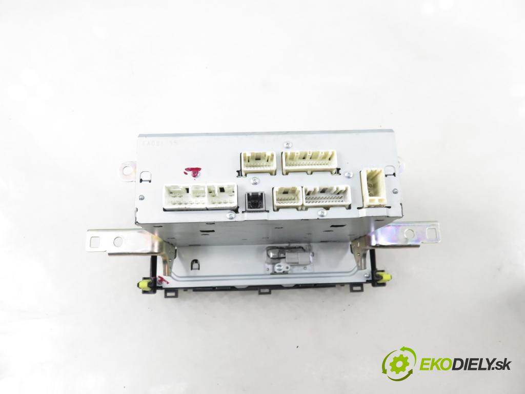 TOYOTA AURIS TOURING SPORTS (_E18_) KOMBI 2014 91,00 2.0 D-4D 124 (ADE186_) - 1AD-FTV 1998,00 RADIO 8614002010