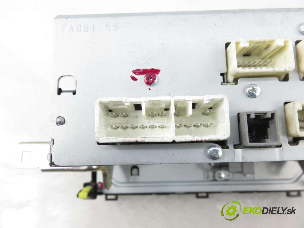 TOYOTA AURIS TOURING SPORTS (_E18_) KOMBI 2014 91,00 2.0 D-4D 124 (ADE186_) - 1AD-FTV 1998,00 RADIO 8614002010