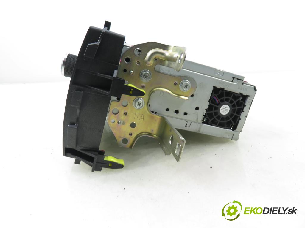 TOYOTA AURIS TOURING SPORTS (_E18_) KOMBI 2014 91,00 2.0 D-4D 124 (ADE186_) - 1AD-FTV 1998,00 RADIO 8614002010