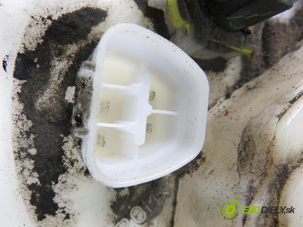 TOYOTA YARIS (_P9_) HB 2006 51,00 1.0 VVT-i (KSP90_) - 1KR-FE 998,00 Pumpa paliva