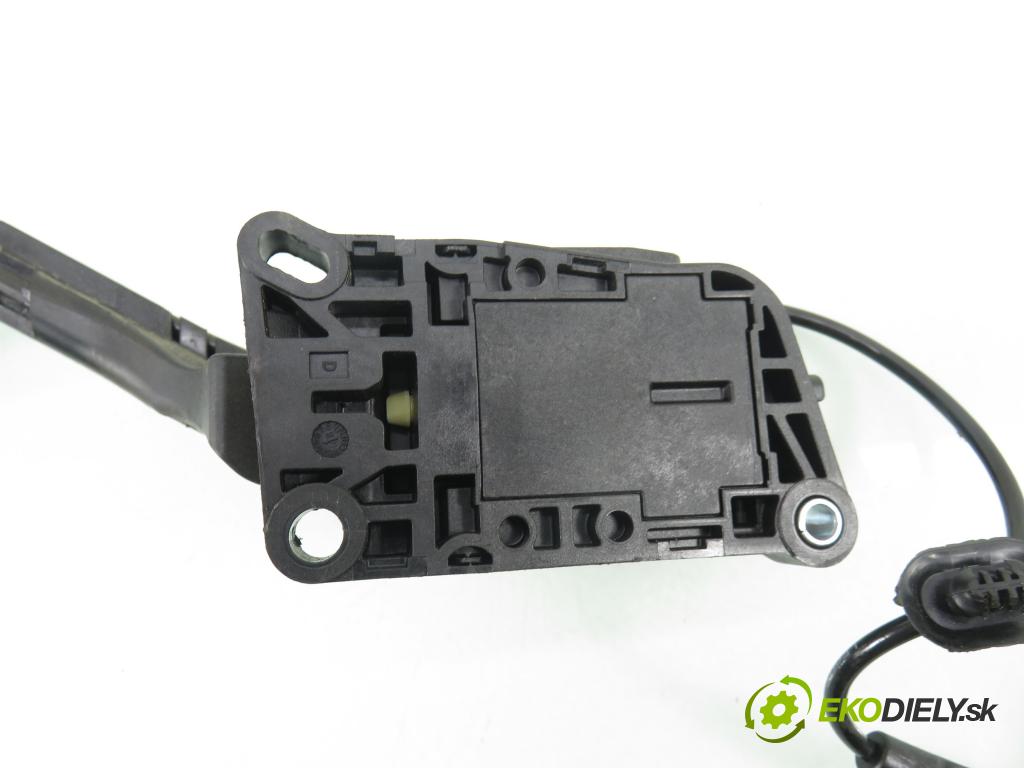 CITROEN C5 III Break (RW_) KOMBI 2008 150,00 2.7 HDi - DT17ED4 2720,00 Potenciometer plynu 0280755095 (Potenciometer plynového pedálu)