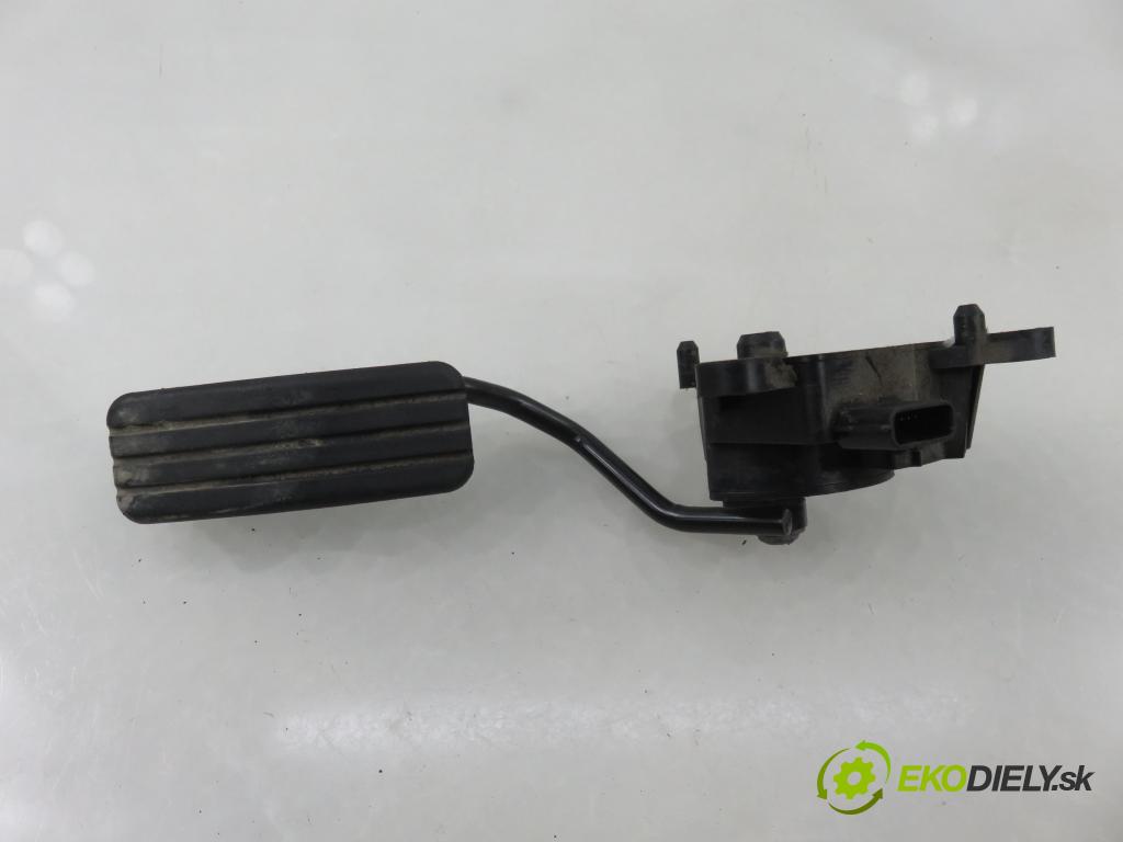 RENAULT MEGANE II Kombi (KM0/1_) KOMBI 2007 96,00 1.9 dCi 131 - F9Q 804 1870,00 potenciometr plynového pedálu 8200153268 (Potenciometr plynového pedálu)