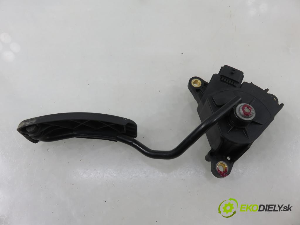 RENAULT MEGANE II Kombi (KM0/1_) KOMBI 2007 96,00 1.9 dCi 131 - F9Q 804 1870,00 Potenciometer plynu 8200153268 (Potenciometer plynového pedálu)