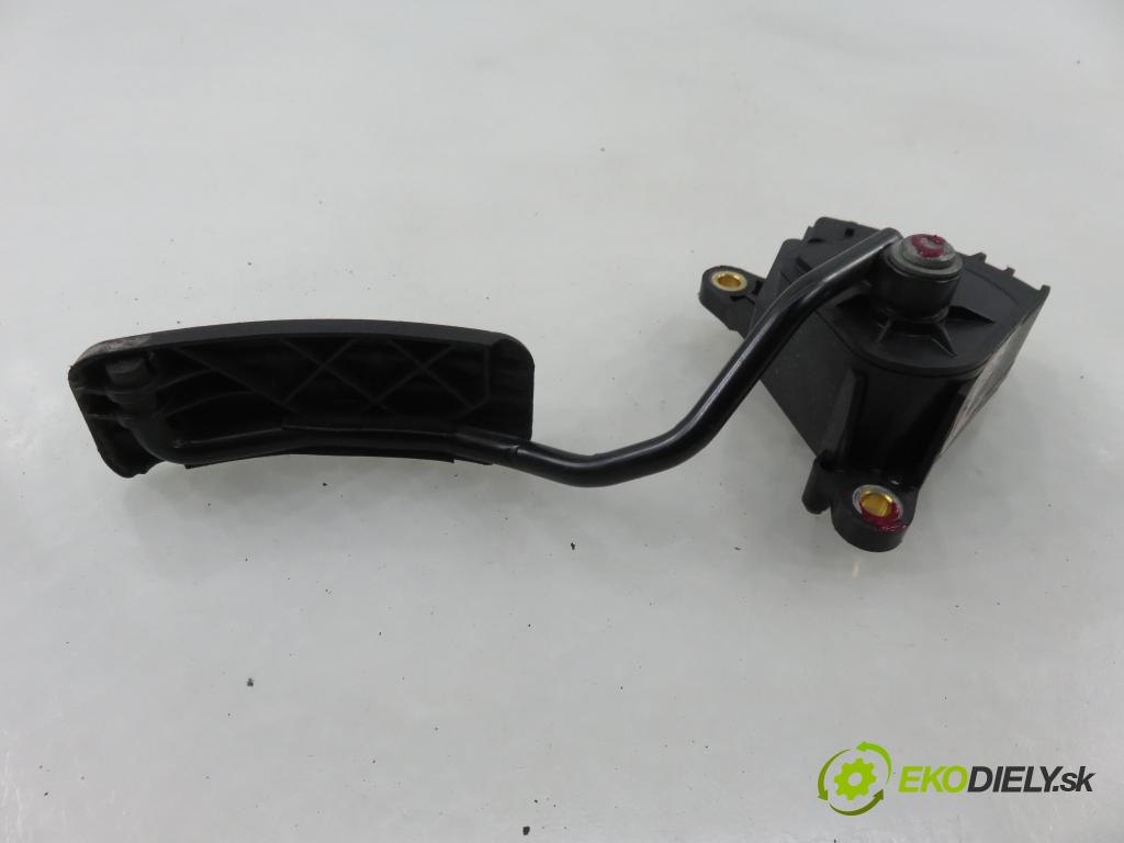 RENAULT MEGANE II Kombi (KM0/1_) KOMBI 2007 96,00 1.9 dCi 131 - F9Q 804 1870,00 Potenciometer plynu 8200153268 (Potenciometer plynového pedálu)