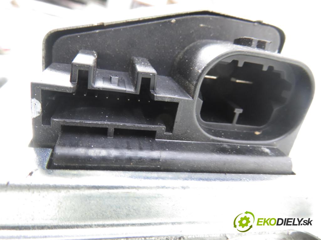 RENAULT MEGANE II Kombi (KM0/1_) KOMBI 2007 96,00 1.9 dCi 131 - F9Q 804 1870,00 SLOUPEC / PODPORA elektrický 8200445347A ; 50300803