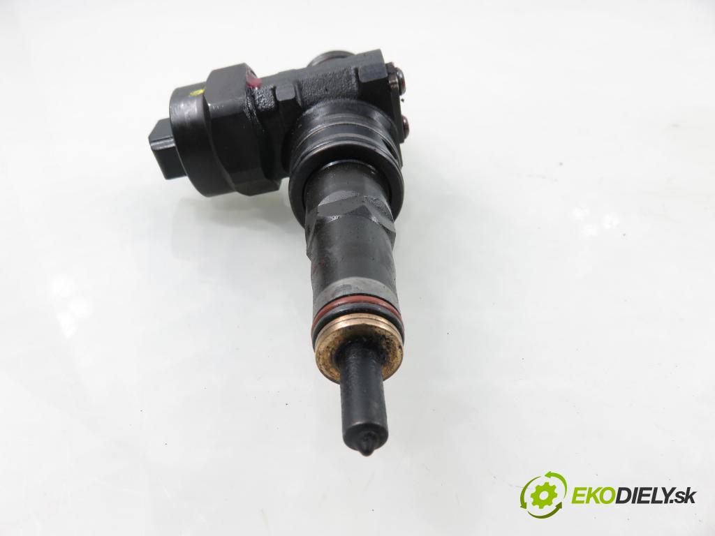 VW PASSAT B5 Variant (3B5) KOMBI 2000 85,00 1.9 TDI - ATJ 1896,00 Vstrekovač 038130073F ; 0414720007 (Vstrekovač paliva)