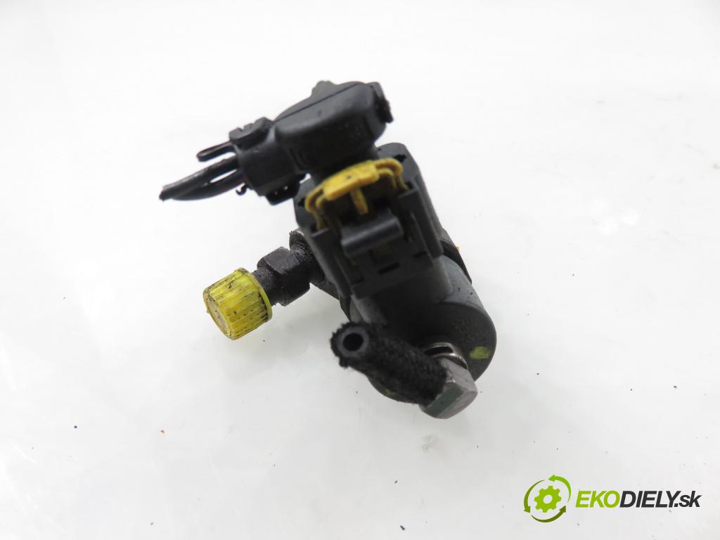 FIAT CROMA (194_) KOMBI 2006 110,00 1.9 D Multijet 150 - 939 A2.000 1910,00 vstrekovač 0445110243 (Vstrekovač paliva)