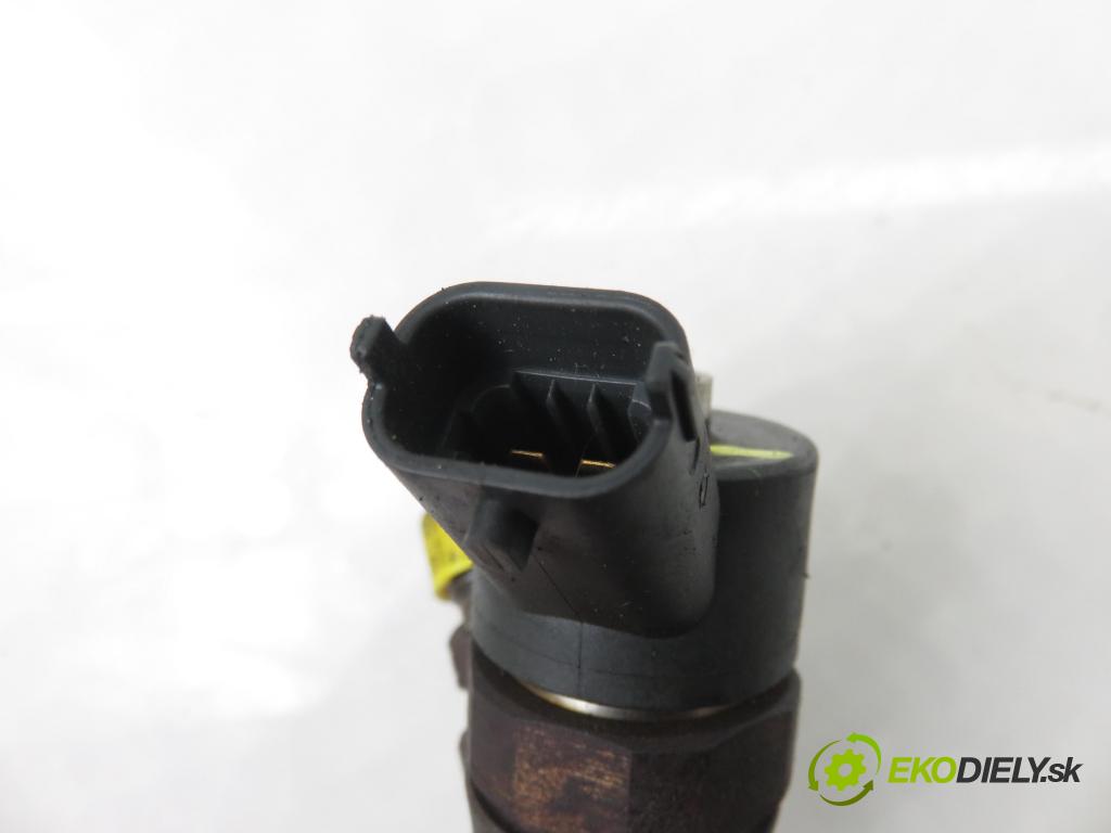 HYUNDAI TUCSON (JM) SUV 2006 83,00 2.0 CRDi 4WD 113 - D4EA 1991,00 vstrekovač 3380027900 ; 0445110126 (Vstrekovač paliva)