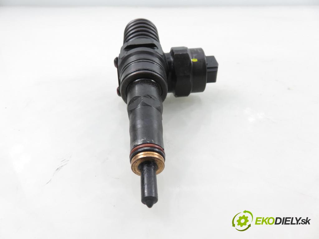 VW PASSAT B5 Variant (3B5) KOMBI 2000 85,00 1.9 TDI - ATJ 1896,00 Vstrekovač 038130073F ; 0414720007 (Vstrekovač paliva)