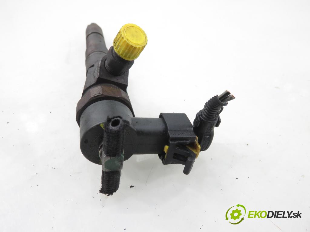 FIAT CROMA (194_) KOMBI 2006 110,00 1.9 D Multijet 150 - 939 A2.000 1910,00 vstrekovač 0445110243 (Vstrekovač paliva)